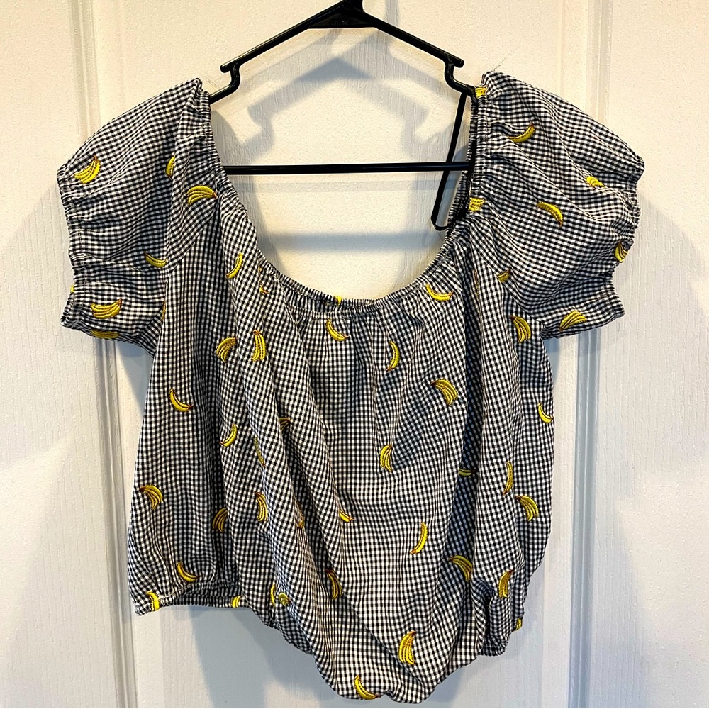 Black and White Puff Sleeve Checkered Crop Top with Banana Design
